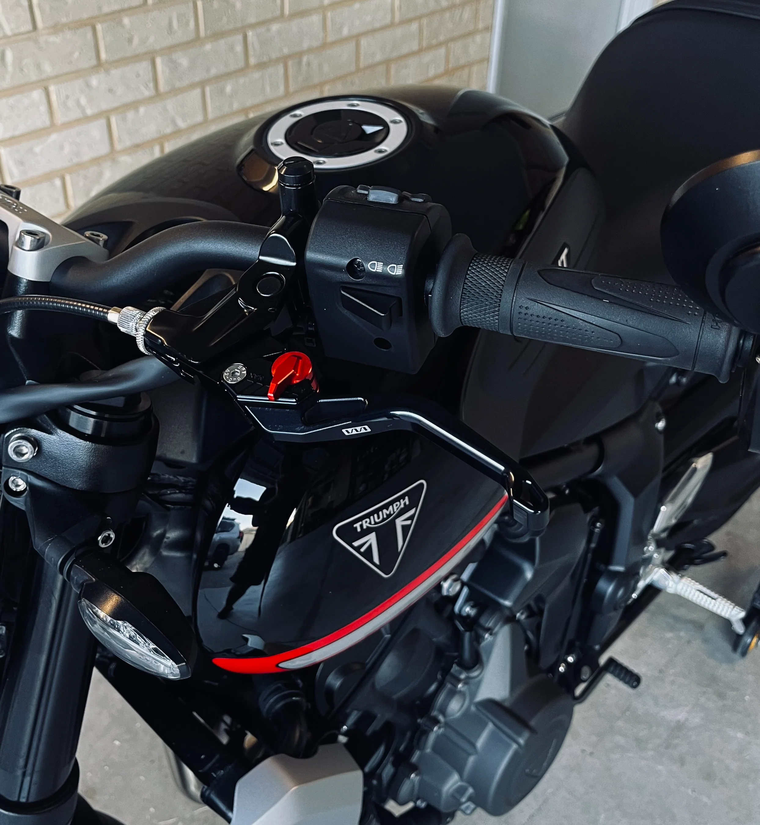 2021-2025 Triumph Trident 660 Shorty Clutch and Brake Levers by Womet-Tech - Image 3