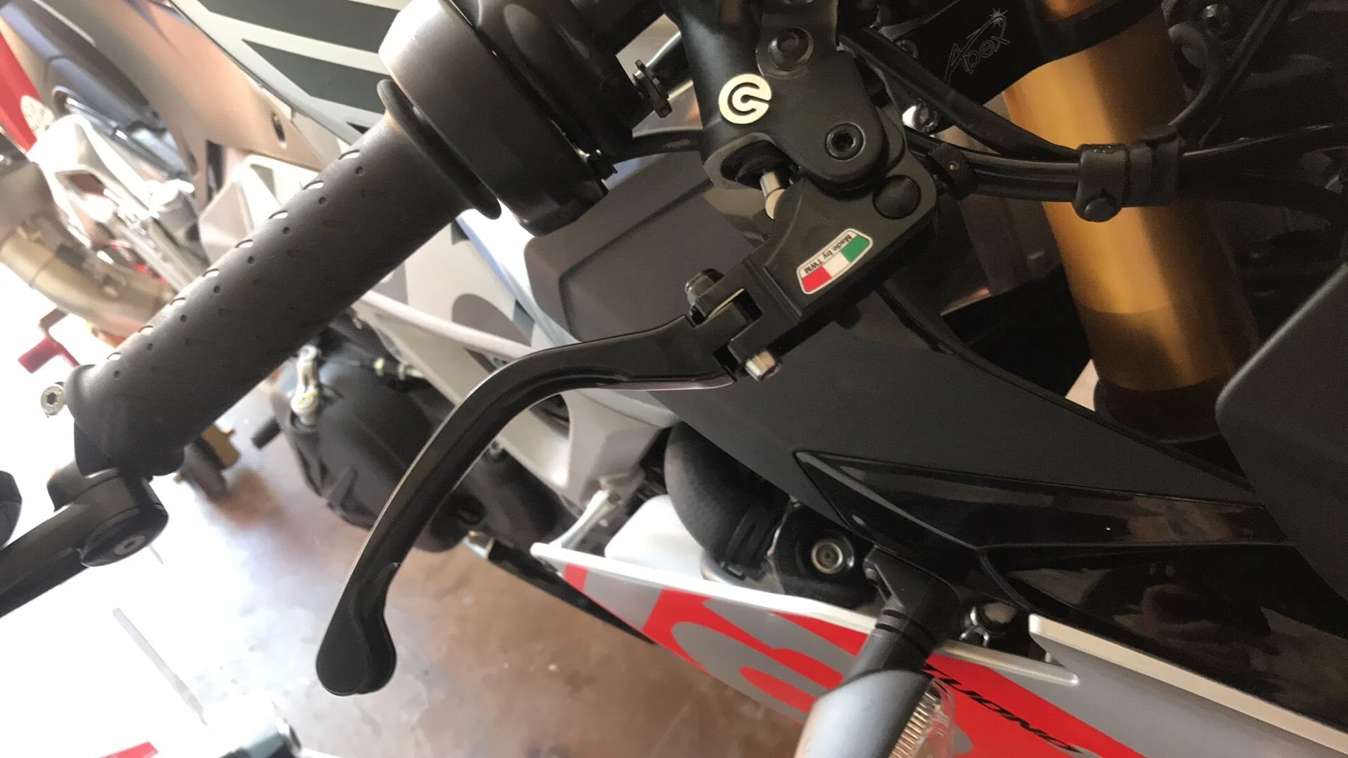 2022-2025 Ducati Streetfighter V2 Adjustable and Folding Levers by TWM - Image 9