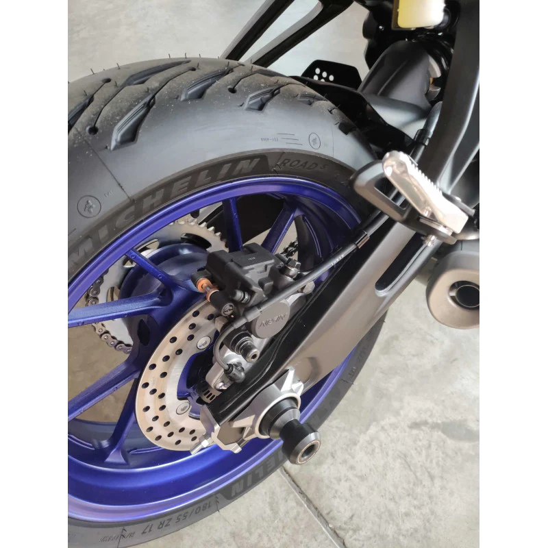 2022-2025 Yamaha YZF-R7 Rear Axle Spool Sliders by Womet-Tech - Image 5